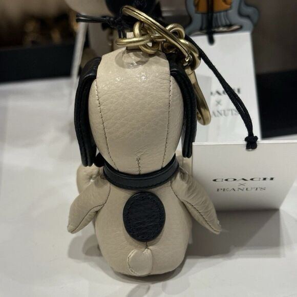 Coach X Peanuts Snoopy Collectible Bag Charm  Brass/Multi CBH29 - Picture 4 of 9